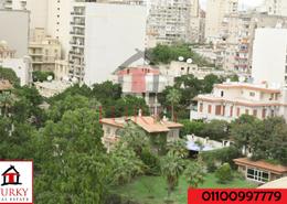 Apartment - 3 bedrooms - 2 bathrooms for للبيع in Sant Giyn St. - Kafr Abdo - Roushdy - Hay Sharq - Alexandria
