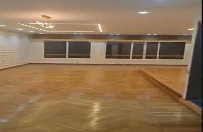 شقة - 3 غرف نوم - 3 حمامات للبيع في شارع عبد المنعم رياض - المهندسين - الجيزة