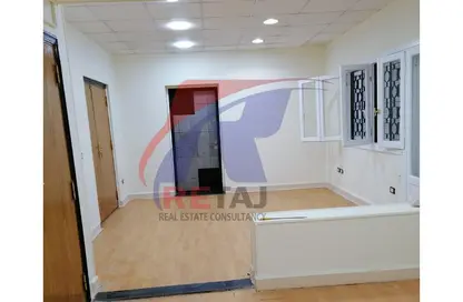 Apartment - 5 Bedrooms - 2 Bathrooms for rent in Dr Abd Al Halim El Naggar St. - 1st Zone - Nasr City - Cairo