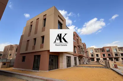 تاون هاوس - 4 غرف نوم - 4 حمامات للبيع في ديستريكت 5 - كمبوندات التجمع الخامس - التجمع الخامس - مدينة القاهرة الجديدة - القاهرة