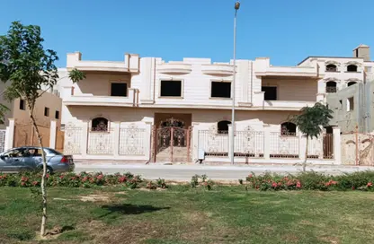 Villa - Studio - 6 Bathrooms for sale in West Golf - El Katameya Compounds - El Katameya - New Cairo City - Cairo