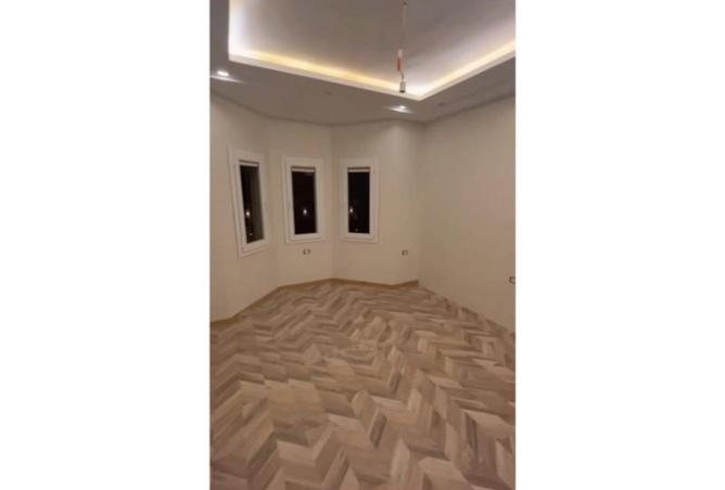 8118799 - Property Image 2