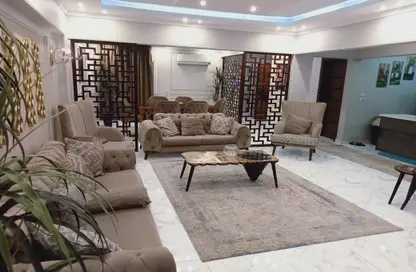 شقة - 2 غرف نوم - 2 حمامات للبيع في شارع محي الدين أبو العز - الدقي - الجيزة