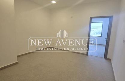 Office Space - Studio - 1 Bathroom for rent in Lake View Residence - 5th Settlement Compounds - The 5th Settlement - New Cairo City - Cairo