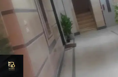 Roof - 3 Bedrooms - 2 Bathrooms for sale in El Banafseg - New Cairo City - Cairo