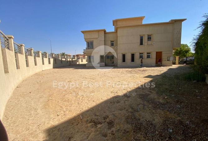 8111421 - Property Image 3