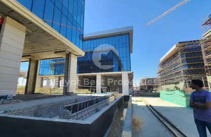 محل - استوديو - 2 حمامات للبيع في جولدن جيت - شارع التسعين الجنوبي - التجمع الخامس - مدينة القاهرة الجديدة - القاهرة