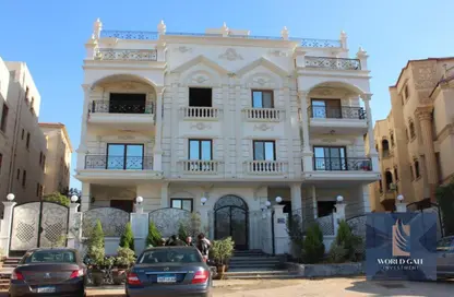 Apartment - 4 Bedrooms - 3 Bathrooms for sale in Bait Alwatan - The 5th Settlement - New Cairo City - Cairo