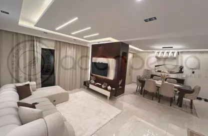 Apartment - 3 Bedrooms - 3 Bathrooms for sale in Stone Residence - 5th Settlement Compounds - The 5th Settlement - New Cairo City - Cairo