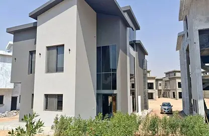 Villa - 4 Bedrooms - 3 Bathrooms for sale in New Cairo City - Cairo