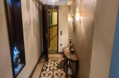 شقة - 3 غرف نوم - 2 حمامات للبيع في شارع كيلوباترا - الكوربة - مصر الجديدة - القاهرة