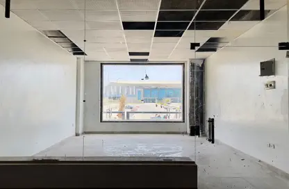 Shop - Studio - 2 Bathrooms for rent in Central Axis - 5th District - 6 October City - Giza