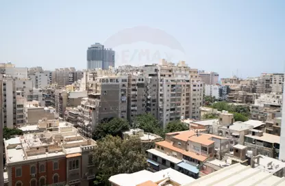 شقة - 3 غرف نوم - 2 حمامات للبيع في شارع ابراهيم حلمي - رشدي - حي شرق - الاسكندرية