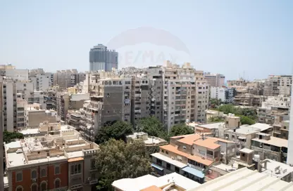 Apartment - 3 Bedrooms - 2 Bathrooms for sale in Ibrahim Helmy St. - Roushdy - Hay Sharq - Alexandria