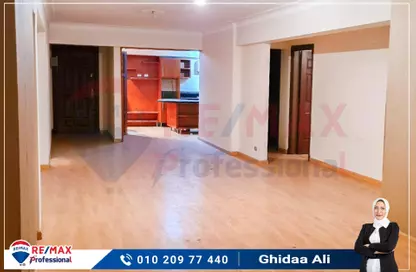 Apartment - 3 Bedrooms - 2 Bathrooms for rent in Ali Ibn Abi Talib St. - Smouha - Hay Sharq - Alexandria