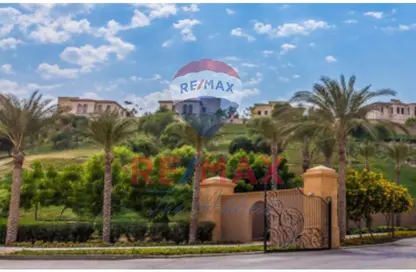 Villa - 6 Bedrooms - 7 Bathrooms for sale in Uptown Cairo - Mokattam - Cairo