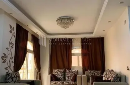 شقة - 3 غرف نوم - 2 حمامات للبيع في المستثمر الصغير - الحي العاشر - الشيخ زايد - الجيزة