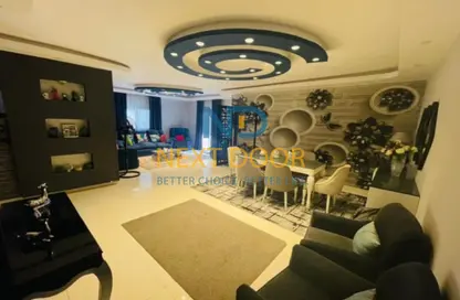 شقة - 4 غرف نوم - 2 حمامات للبيع في محور مصطفي كامل - التجمع الاول - مدينة القاهرة الجديدة - القاهرة
