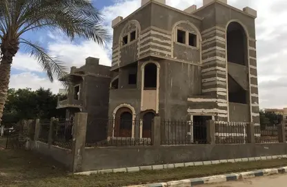 Villa - 3 Bedrooms - 3 Bathrooms for sale in Al Hayah Residence - 3rd District West - Shorouk City - Cairo
