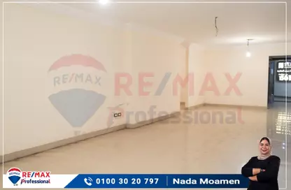 Apartment - 3 Bedrooms - 3 Bathrooms for rent in Mohamed Fawzy Moaz St. - Smouha - Hay Sharq - Alexandria