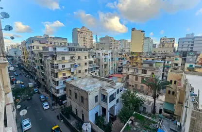 شقة - 3 غرف نوم - 2 حمامات للبيع في كامب شيزار - حي وسط - الاسكندرية