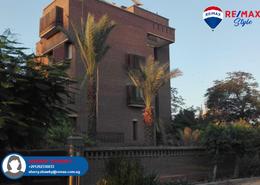 Whole Building - 8 bathrooms for للبيع in Hadayek El Ahram - Giza