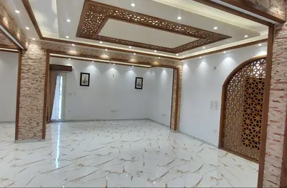 Apartment - 3 Bedrooms - 2 Bathrooms for rent in Al Golf St. - Maadi - Hay El Maadi - Cairo