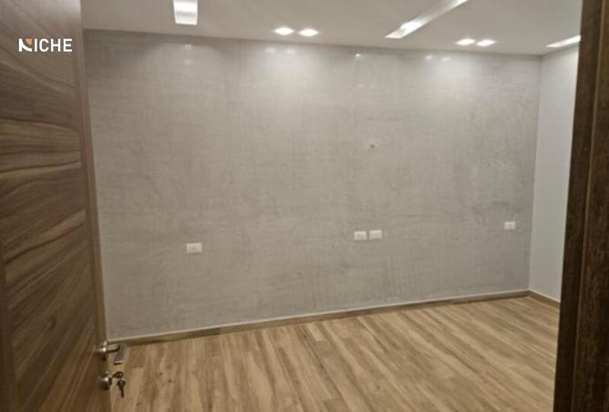 8254605 - Property Image 3