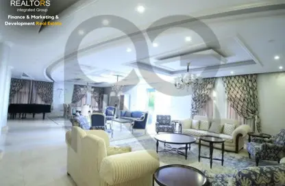 فيلا - 6 غرف نوم - 7 حمامات للبيع في الحي السابع - الشيخ زايد - الجيزة