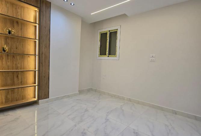 8041365 - Property Image 2