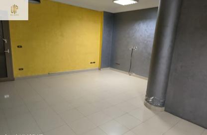 Apartment - 3 Bedrooms - 3 Bathrooms for sale in Area D - Ganoob El Acadimia - New Cairo City - Cairo