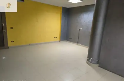 Apartment - 3 Bedrooms - 3 Bathrooms for sale in Area D - Ganoob El Acadimia - New Cairo City - Cairo