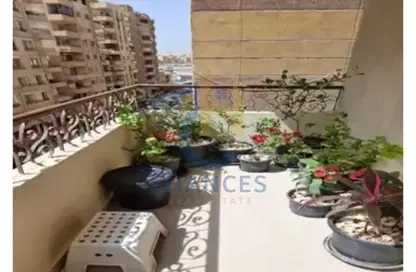 Apartment - 3 Bedrooms - 2 Bathrooms for sale in taksim Shamal Sinaa 2 St. - Zahraa El Maadi - Hay El Maadi - Cairo
