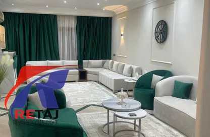 Apartment - 3 Bedrooms - 2 Bathrooms for sale in Dr Hassanein Abdulqader St. - 6th Zone - Nasr City - Cairo