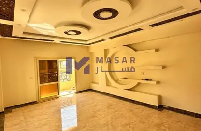 Apartment - 3 Bedrooms - 1 Bathroom for rent in South Lotus - El Lotus - New Cairo City - Cairo