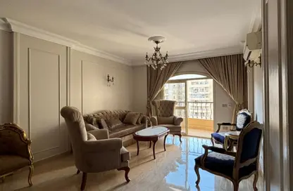 شقة - 3 غرف نوم - 2 حمامات للايجار في شارع الحريه - المعادي الجديدة - حي المعادي - القاهرة