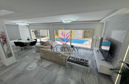 Villa - 3 Bedrooms - 4 Bathrooms for rent in Royal City - Sheikh Zayed Compounds - Sheikh Zayed City - Giza