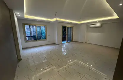 شقة - 3 غرف نوم - 3 حمامات للبيع في شارع شهاب - المهندسين - الجيزة