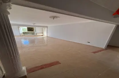 Apartment - 3 Bedrooms - 2 Bathrooms for sale in Hadayek Al Mohandessin - 4th District - Sheikh Zayed City - Giza