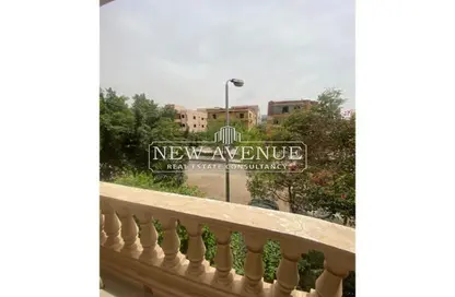 Apartment - 3 Bedrooms - 2 Bathrooms for sale in Ganoob El Acadimia - New Cairo City - Cairo