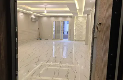 Apartment - 3 Bedrooms - 2 Bathrooms for rent in Al Bostan St. - 9th District - Sheikh Zayed City - Giza