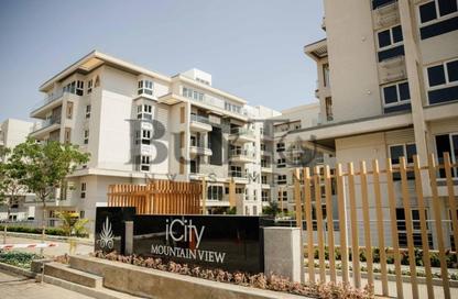 Apartment - 3 Bedrooms - 1 Bathroom for sale in Mountain View iCity - 5th Settlement Compounds - The 5th Settlement - New Cairo City - Cairo