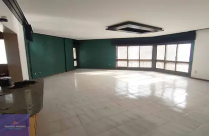 Apartment - 3 Bedrooms - 2 Bathrooms for rent in Street 250 - Degla - Hay El Maadi - Cairo