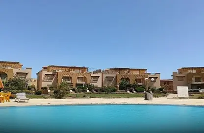 شاليه - 2 غرف نوم - 2 حمامات للبيع في لا لونا - العين السخنة - السويس