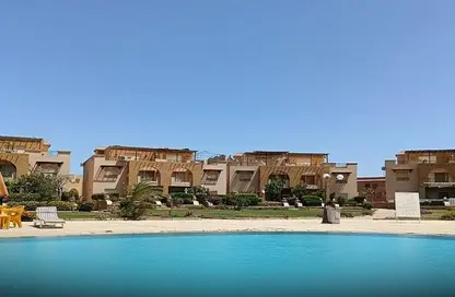 شاليه - 2 غرف نوم - 2 حمامات للبيع في لا لونا - العين السخنة - السويس