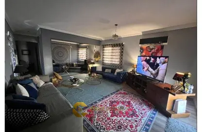 Apartment - 2 Bedrooms - 1 Bathroom for sale in Al Hekma St. - Sheikh Zayed City - Giza
