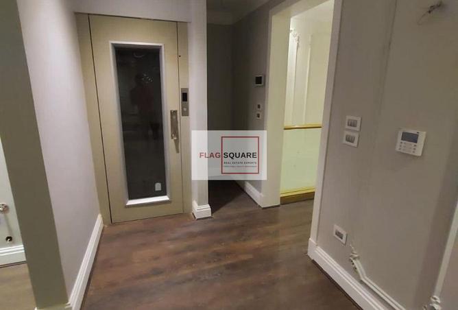 8239300 - Property Image 3