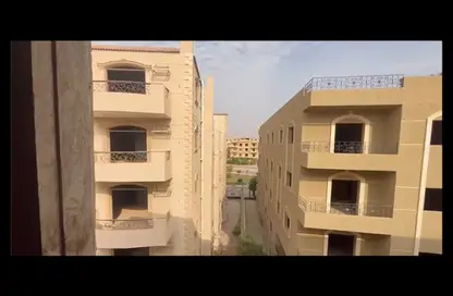 شقة - 3 غرف نوم - 2 حمامات للبيع في المجاورة الاولي - المنطقة التاسعة - مدينة الشروق - القاهرة
