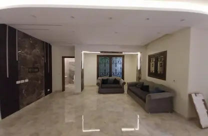 Apartment - 4 Bedrooms - 4 Bathrooms for sale in Al Shabab St. - 17th District - Sheikh Zayed City - Giza