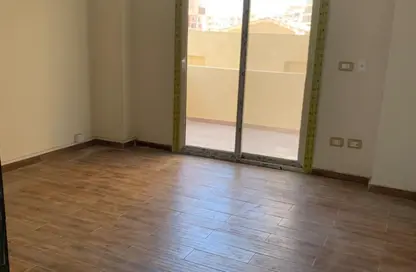 Apartment - 2 Bedrooms - 1 Bathroom for rent in South Lotus - El Lotus - New Cairo City - Cairo